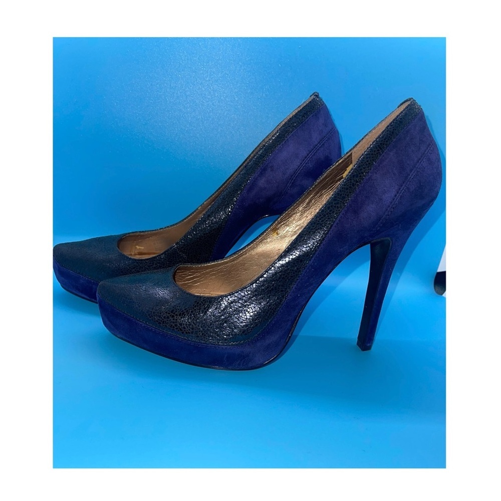 EUC BCBG Paris Elegant Black Blue Leather Suede Platform High Heels